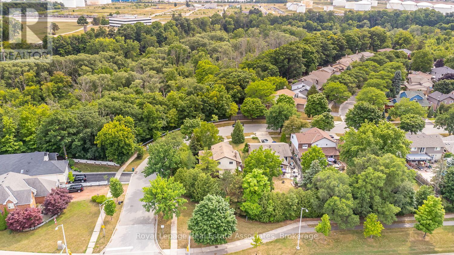 471 Valhalla Court, Oakville, Ontario  L6L 5M5 - Photo 38 - W12763916