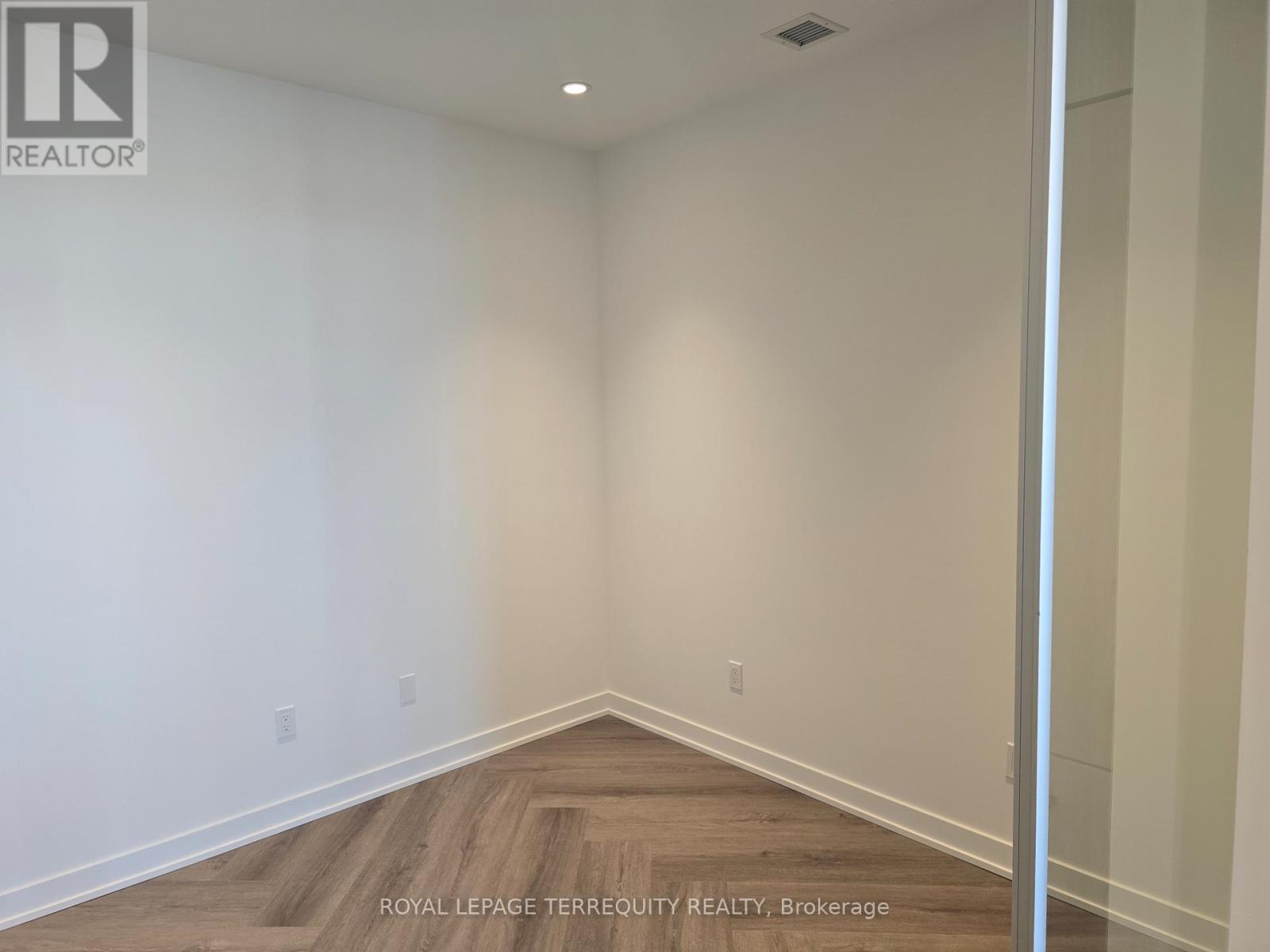 906 - 1007 The Queensway, Toronto, Ontario  M8Z 0H4 - Photo 6 - W12760934