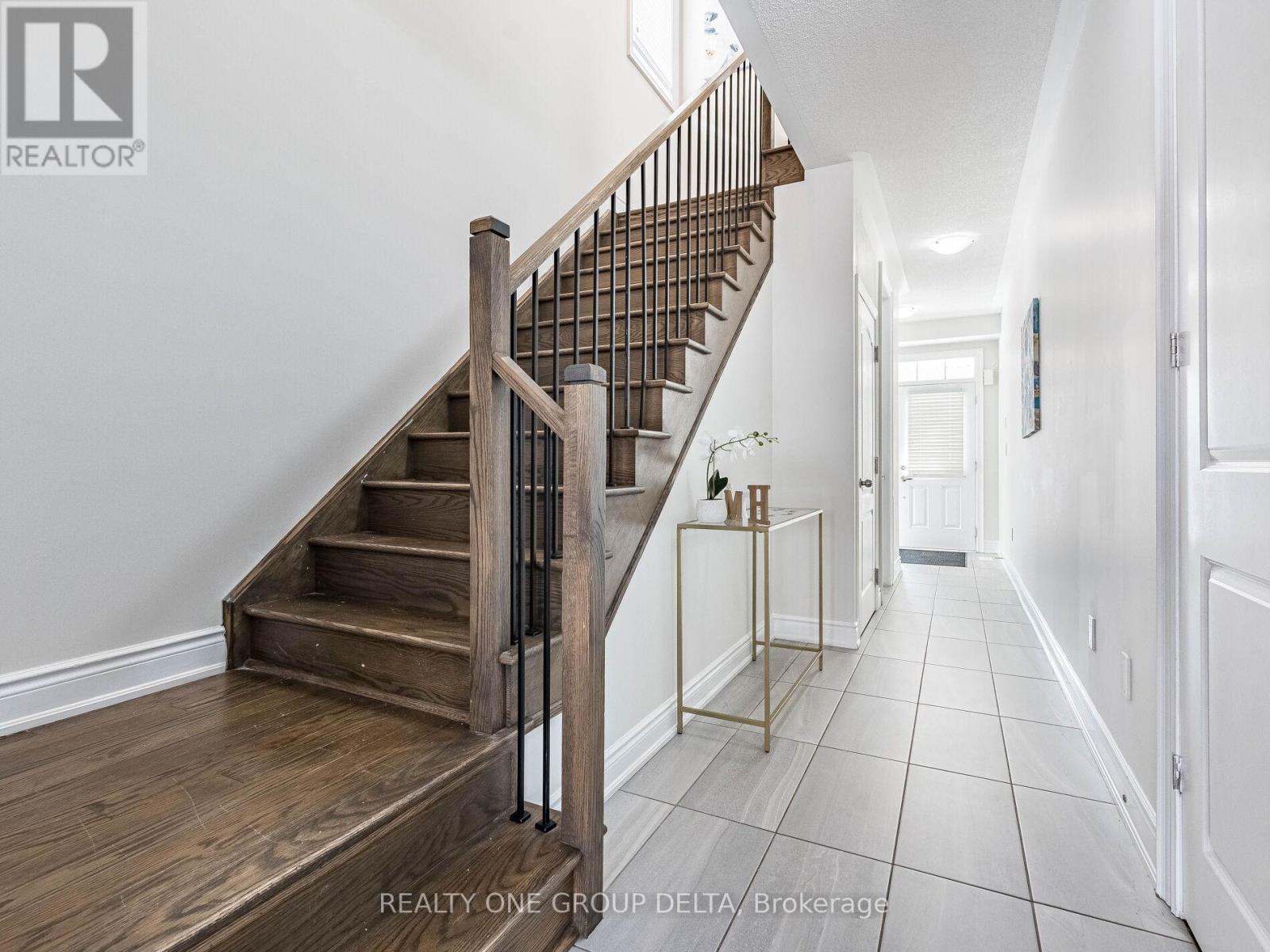 . - 6 Quinton Ridge, Brampton, Ontario  L6Y 0E3 - Photo 4 - W12764076