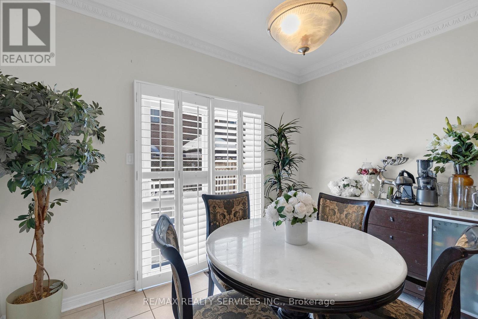 43 Masters Green Crescent, Brampton, Ontario  L7A 3K6 - Photo 12 - W12764160