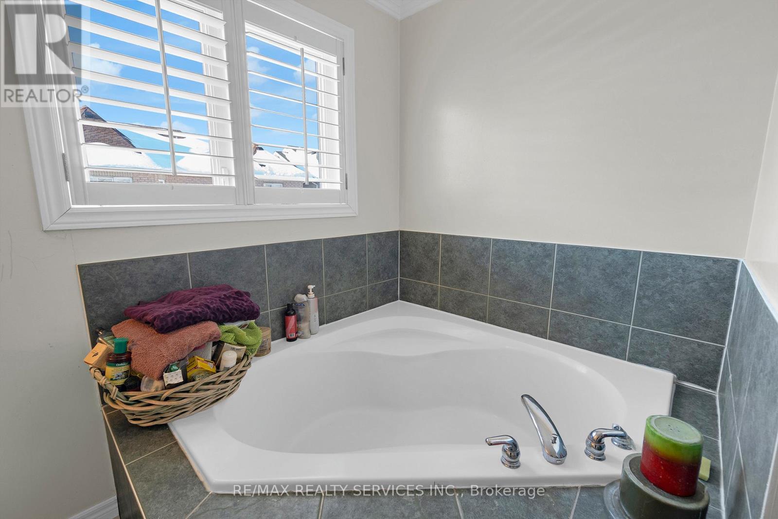 43 Masters Green Crescent, Brampton, Ontario  L7A 3K6 - Photo 25 - W12764160