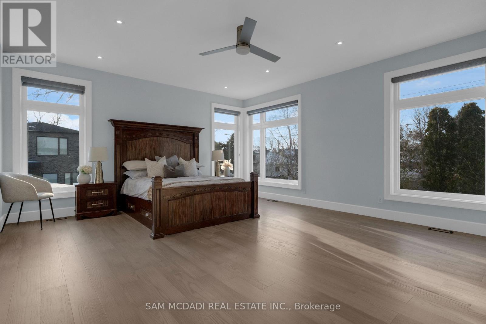 1050 Edgeleigh Avenue, Mississauga, Ontario  L5E 2G1 - Photo 22 - W12764166