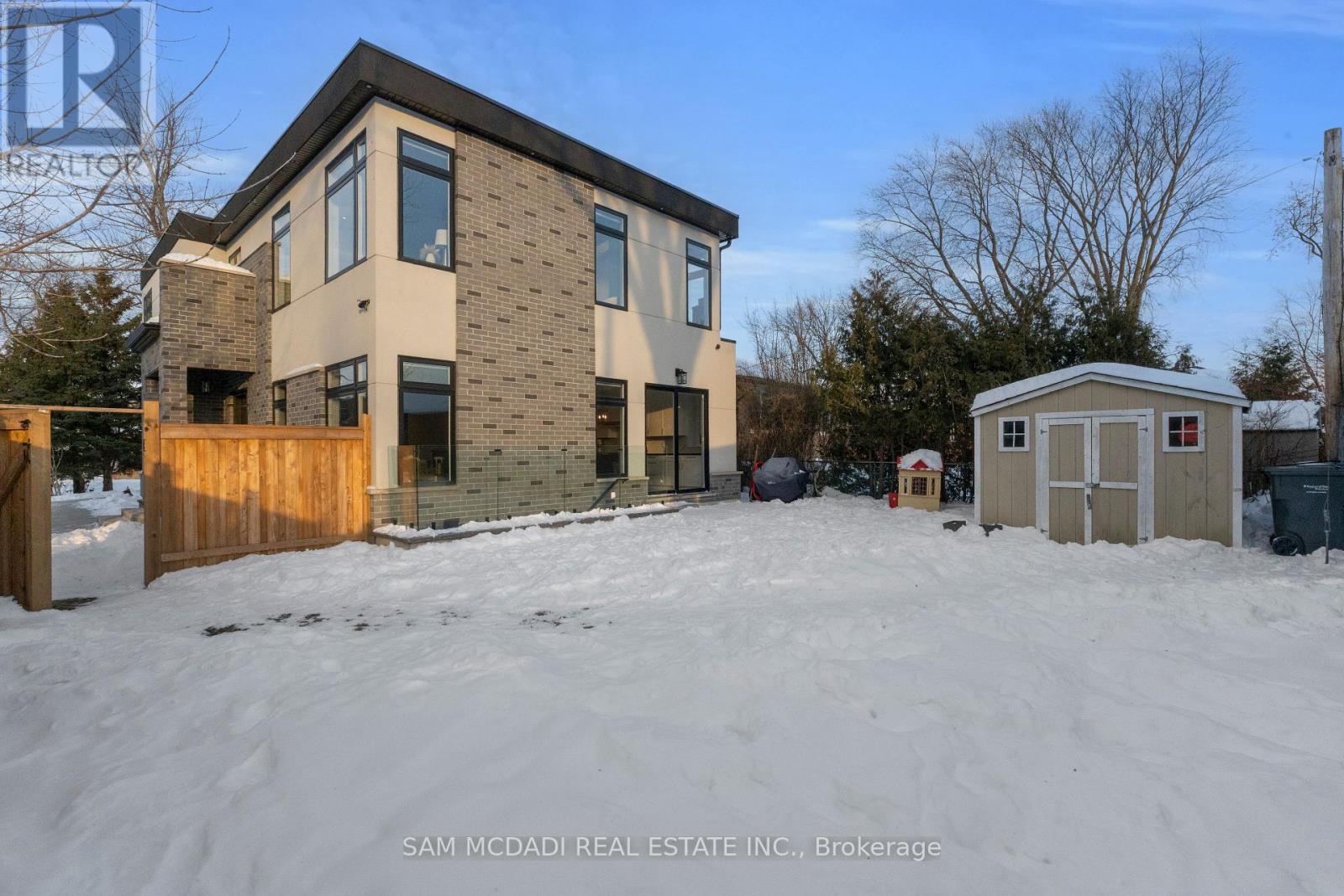 1050 Edgeleigh Avenue, Mississauga, Ontario  L5E 2G1 - Photo 38 - W12764166