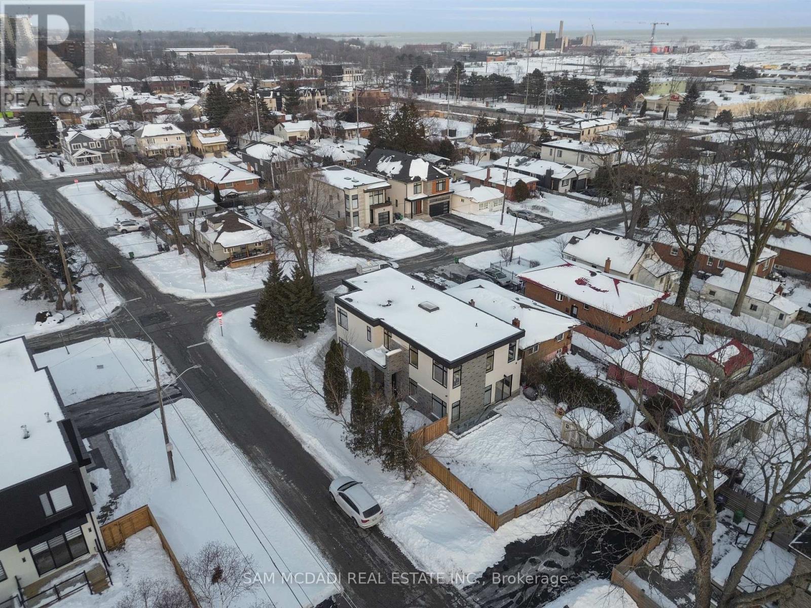 1050 Edgeleigh Avenue, Mississauga, Ontario  L5E 2G1 - Photo 40 - W12764166