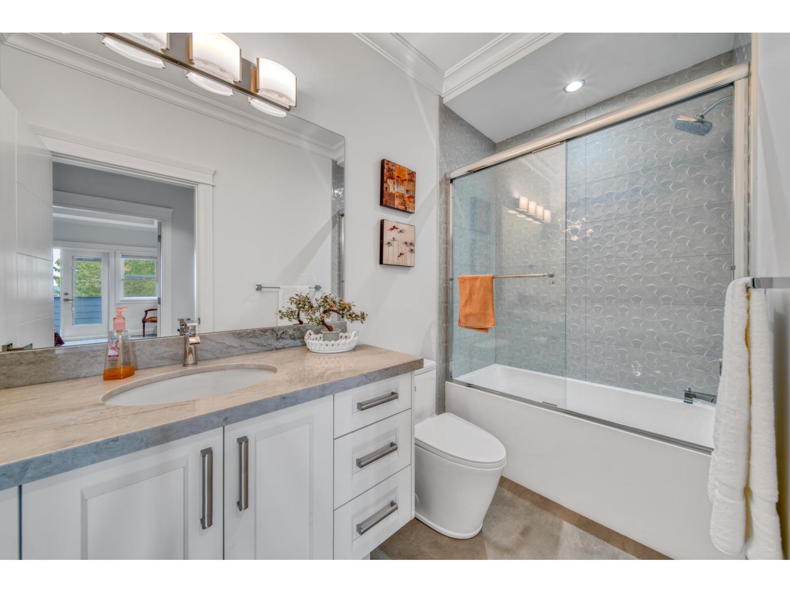 13766 56a Avenue, Surrey, British Columbia  V3X 2X5 - Photo 30 - R3087226