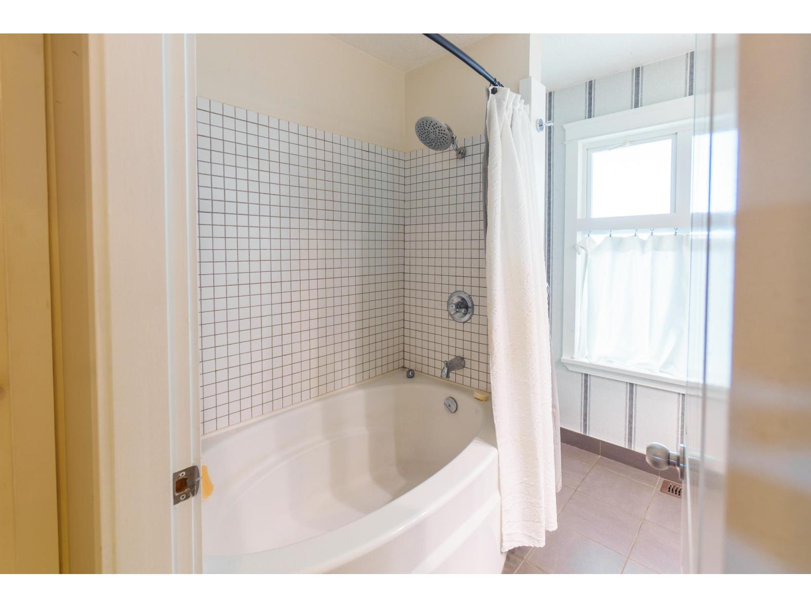 8630 Foote Street, Mission, British Columbia  V4S 1H4 - Photo 16 - R3087229
