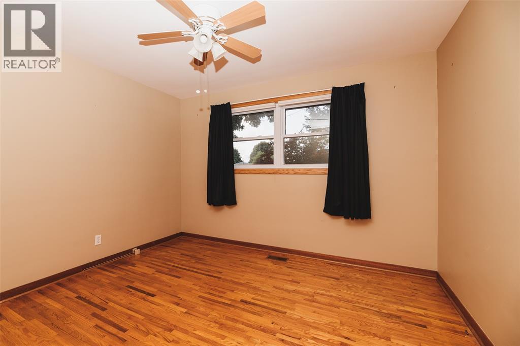 28 Highland Drive, Wallaceburg, Ontario  N8A 2K4 - Photo 15 - 26002717