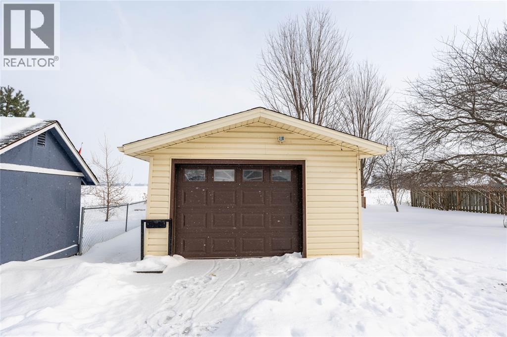 28 Highland Drive, Wallaceburg, Ontario  N8A 2K4 - Photo 19 - 26002717