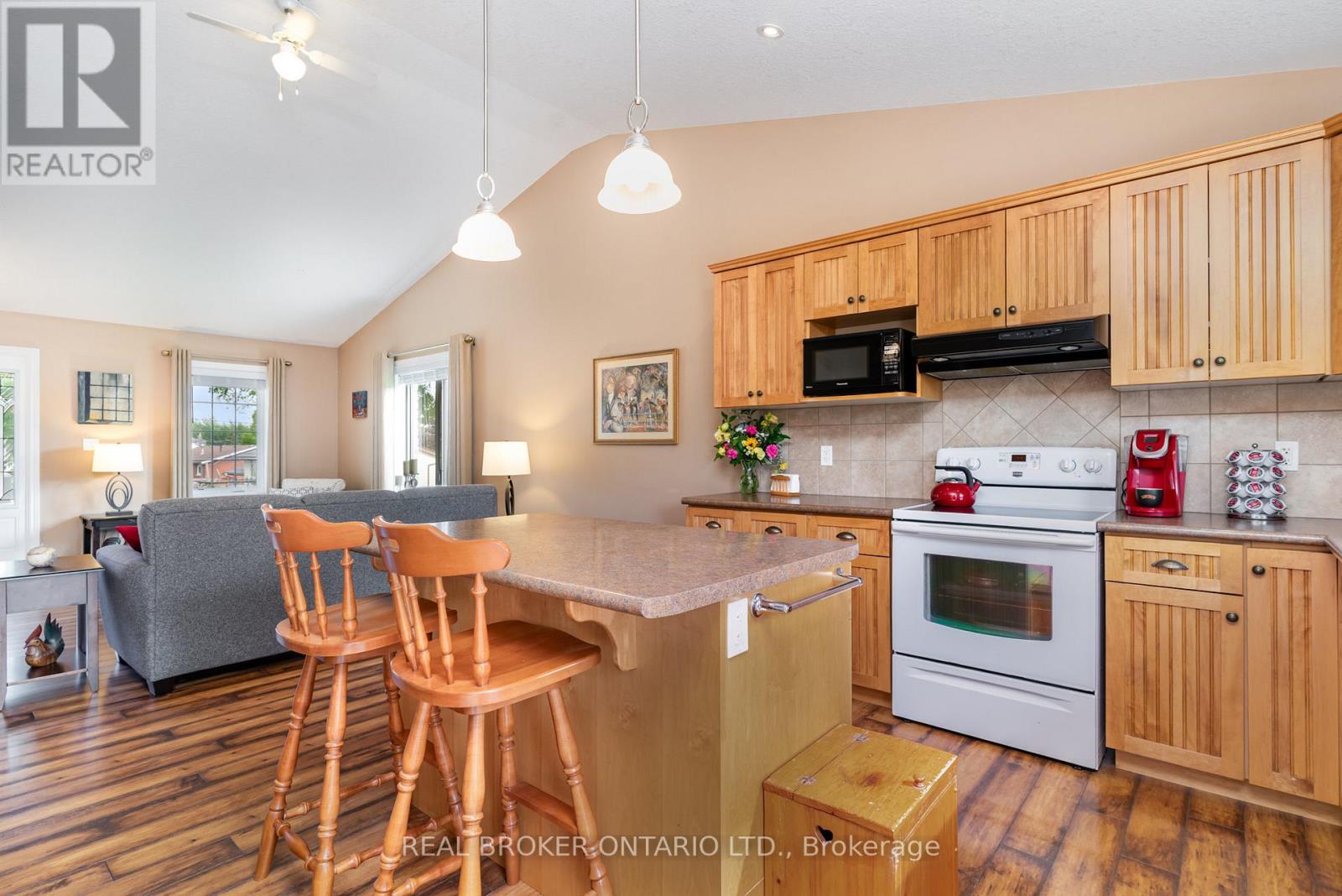 472 Countess Street S, West Grey, Ontario  N0G 1R0 - Photo 5 - X12764086