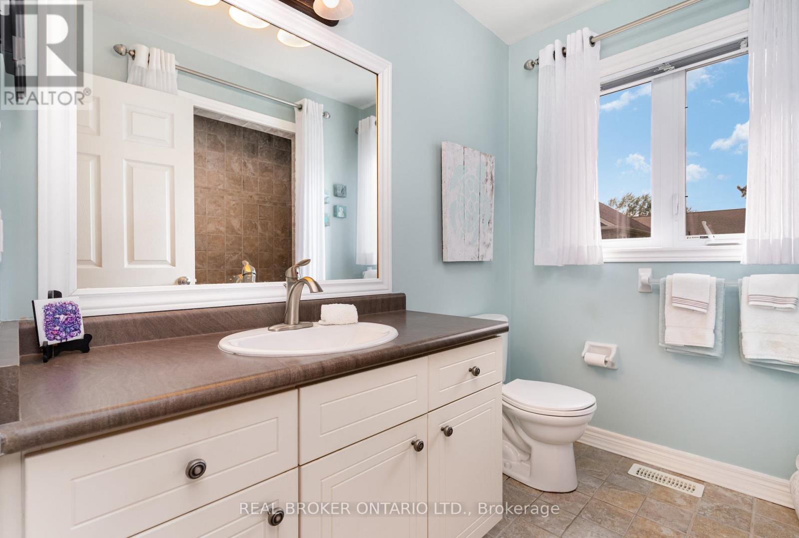 472 Countess Street S, West Grey, Ontario  N0G 1R0 - Photo 9 - X12764086