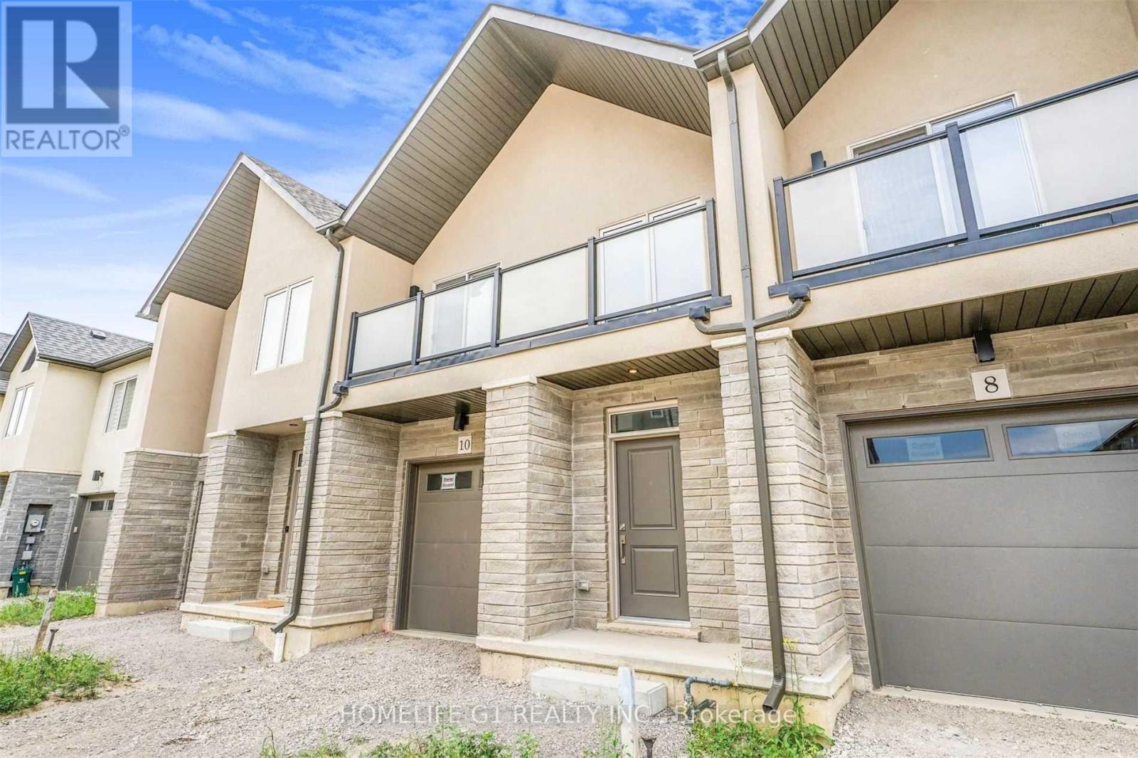 10 BAYBERRY LANE, Hamilton, Ontario