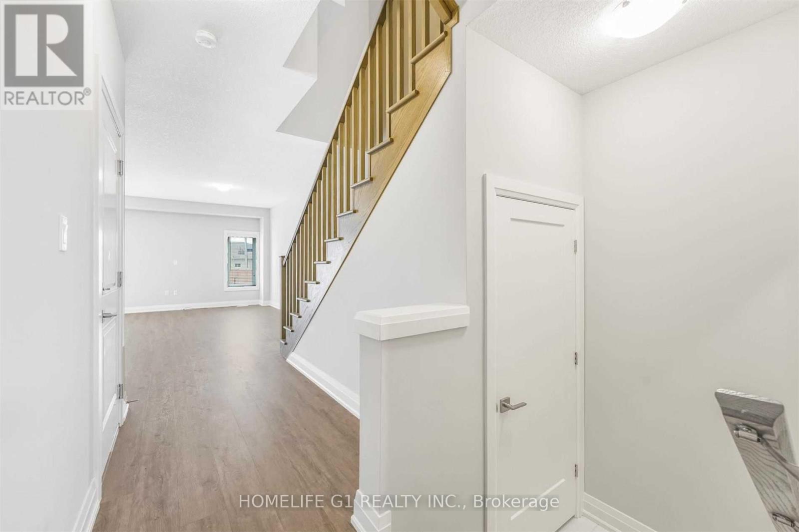 10 Bayberry Lane, Hamilton, Ontario  L0R 1W0 - Photo 3 - X12764092