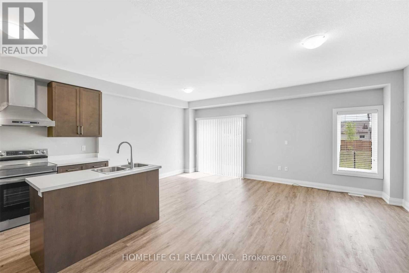 10 Bayberry Lane, Hamilton, Ontario  L0R 1W0 - Photo 4 - X12764092