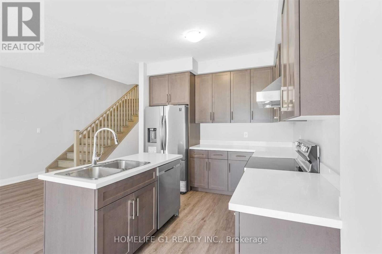 10 Bayberry Lane, Hamilton, Ontario  L0R 1W0 - Photo 6 - X12764092