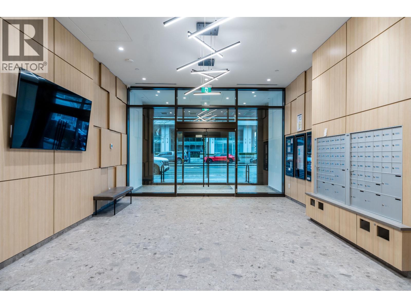 1002 2992 Glen Drive, Coquitlam, British Columbia  V3B 0V2 - Photo 6 - C8075753