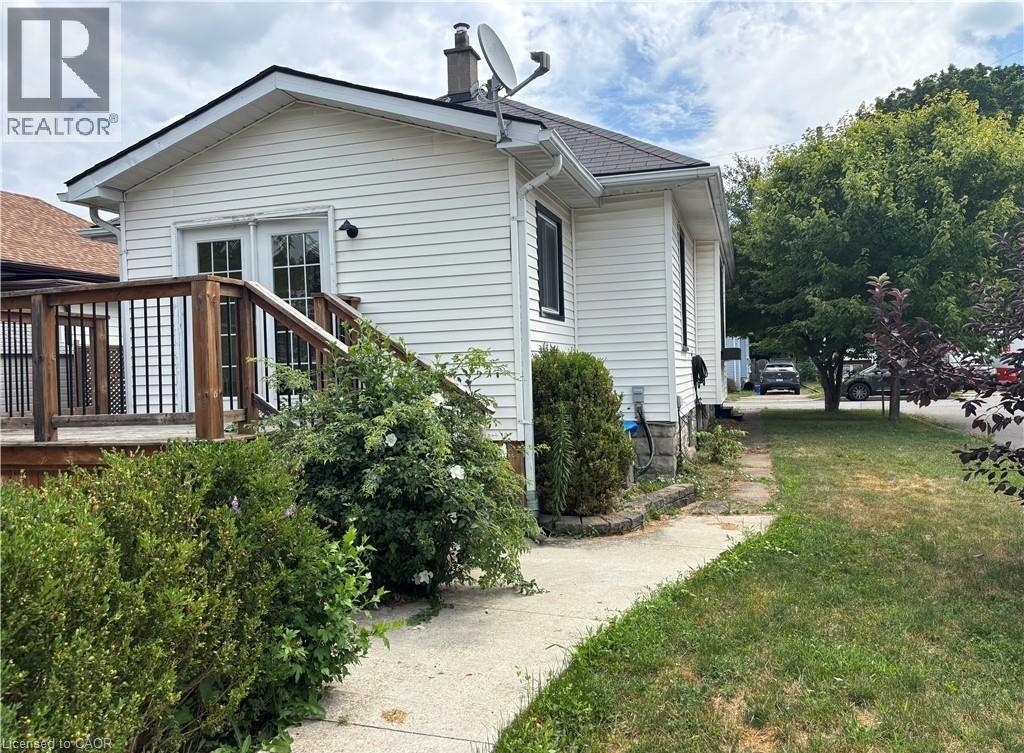 9 Grantham Avenue S, St. Catharines, Ontario  L2P 3B3 - Photo 18 - 40803399