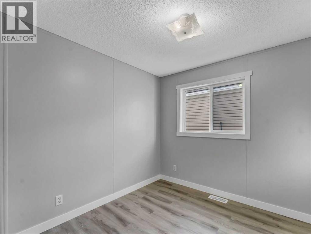 57 Maple Drive W, Brooks, Alberta  T1R 1J2 - Photo 18 - A2270983