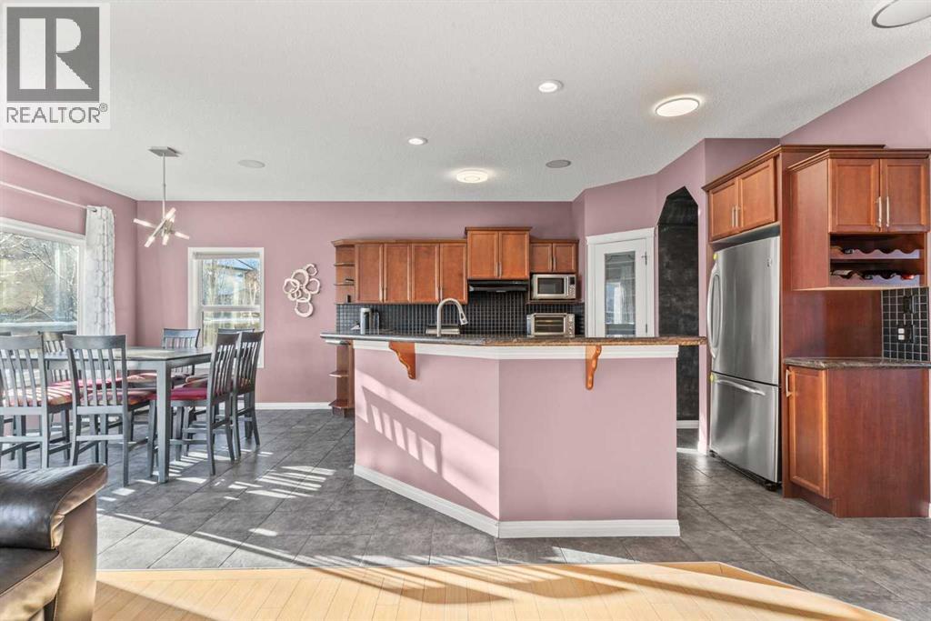 15 Chapalina Close Se, Calgary, Alberta  T2X 3W2 - Photo 8 - A2282232