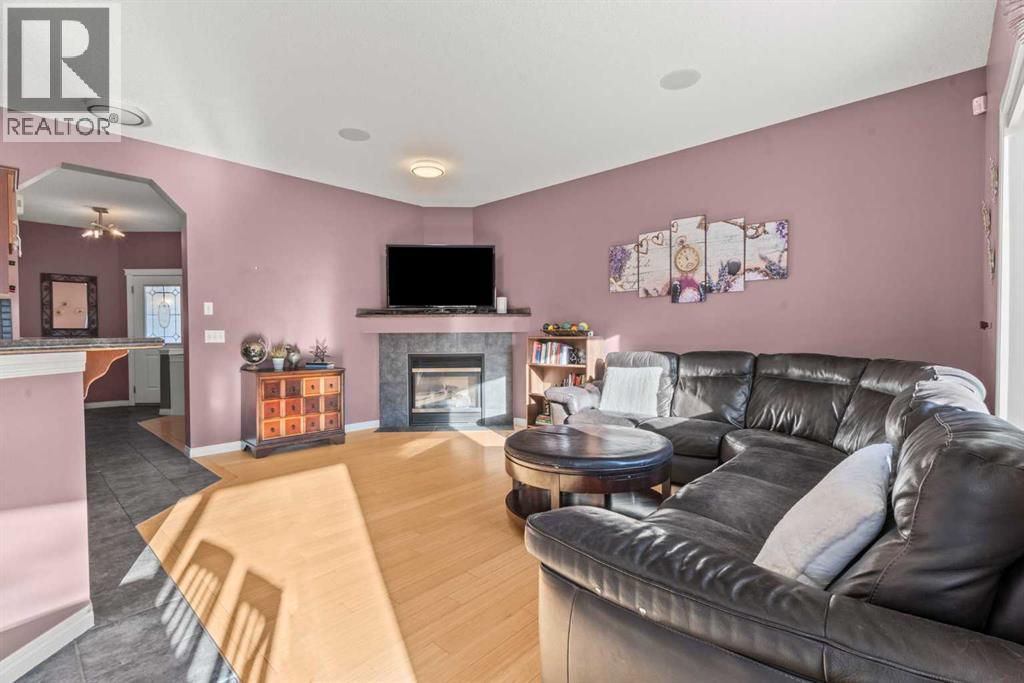 15 Chapalina Close Se, Calgary, Alberta  T2X 3W2 - Photo 7 - A2282232