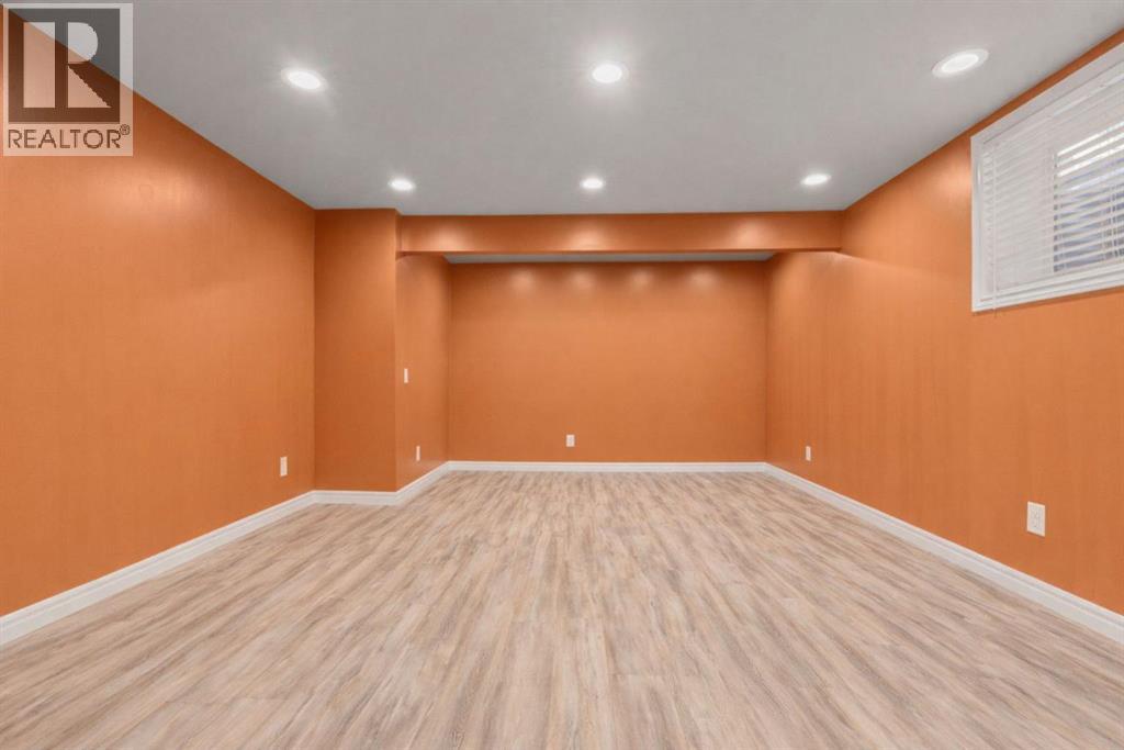 15 Chapalina Close Se, Calgary, Alberta  T2X 3W2 - Photo 33 - A2282232