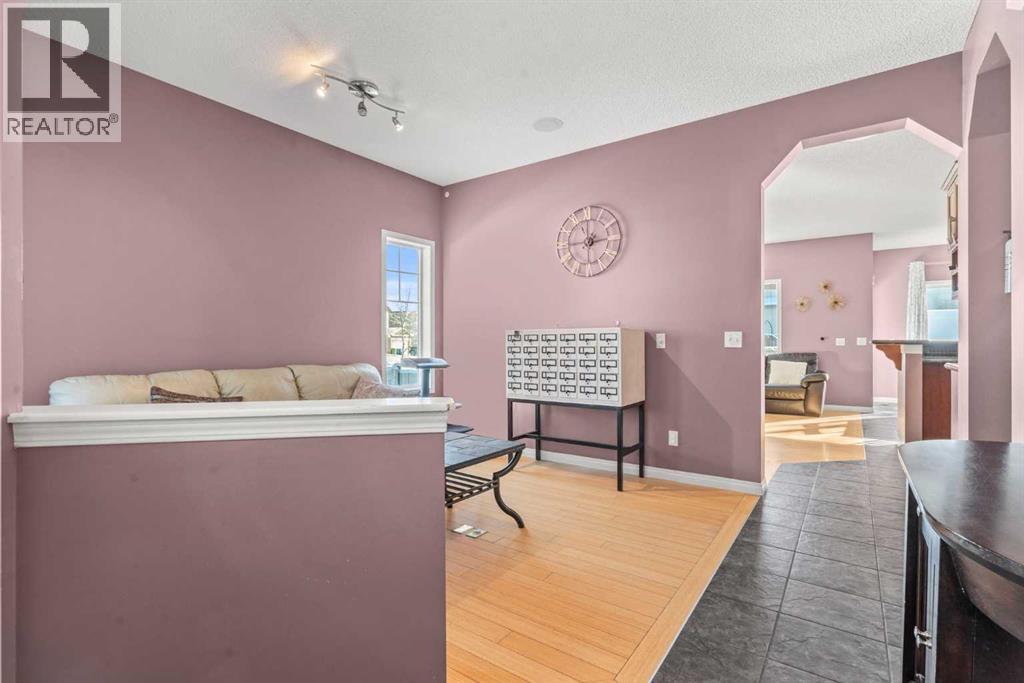 15 Chapalina Close Se, Calgary, Alberta  T2X 3W2 - Photo 4 - A2282232