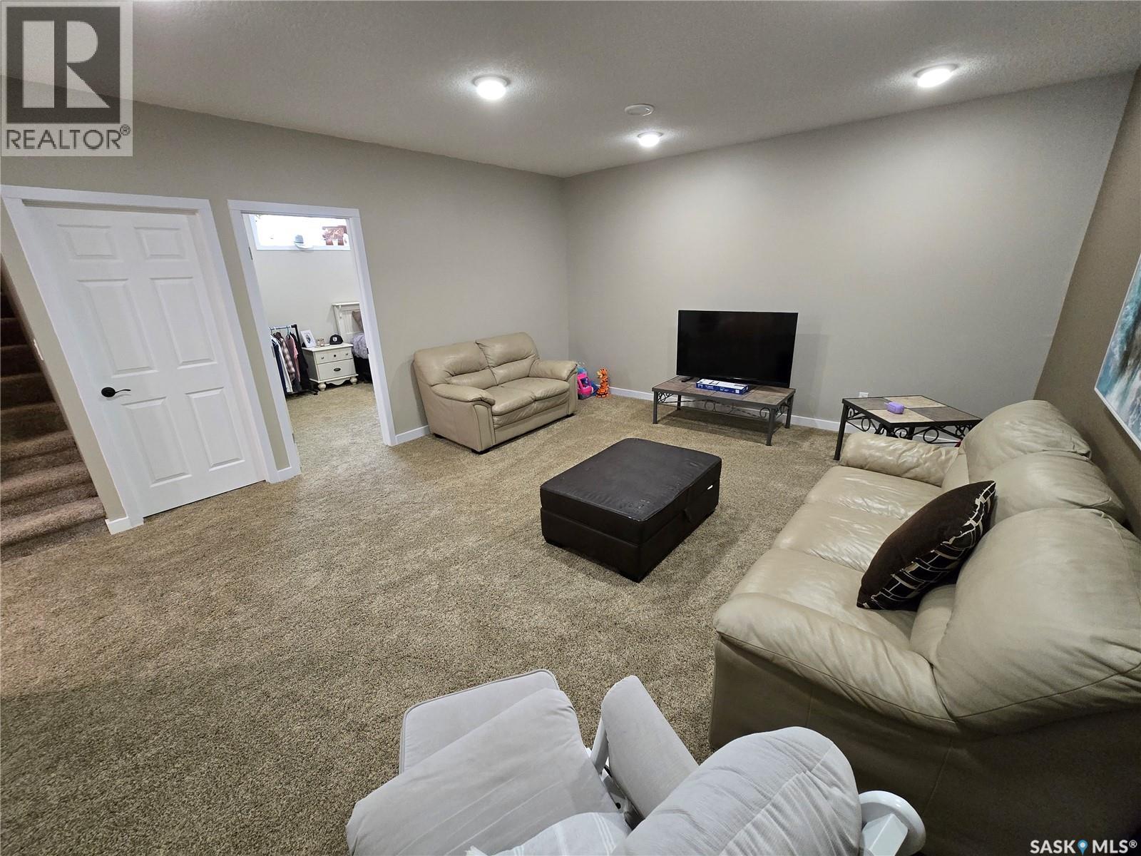 721 Barber Crescent, Weyburn, Saskatchewan  S4H 0B9 - Photo 39 - SK028034