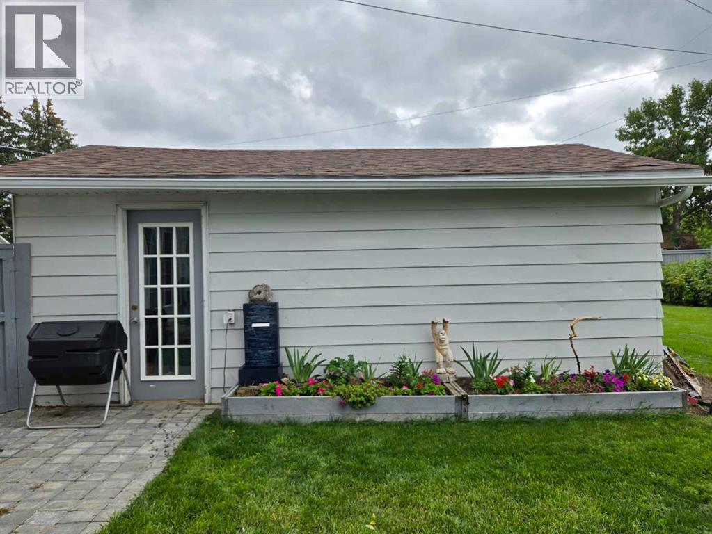 332 Grey Street, Granum, Alberta  T0L 1A0 - Photo 33 - A2268290