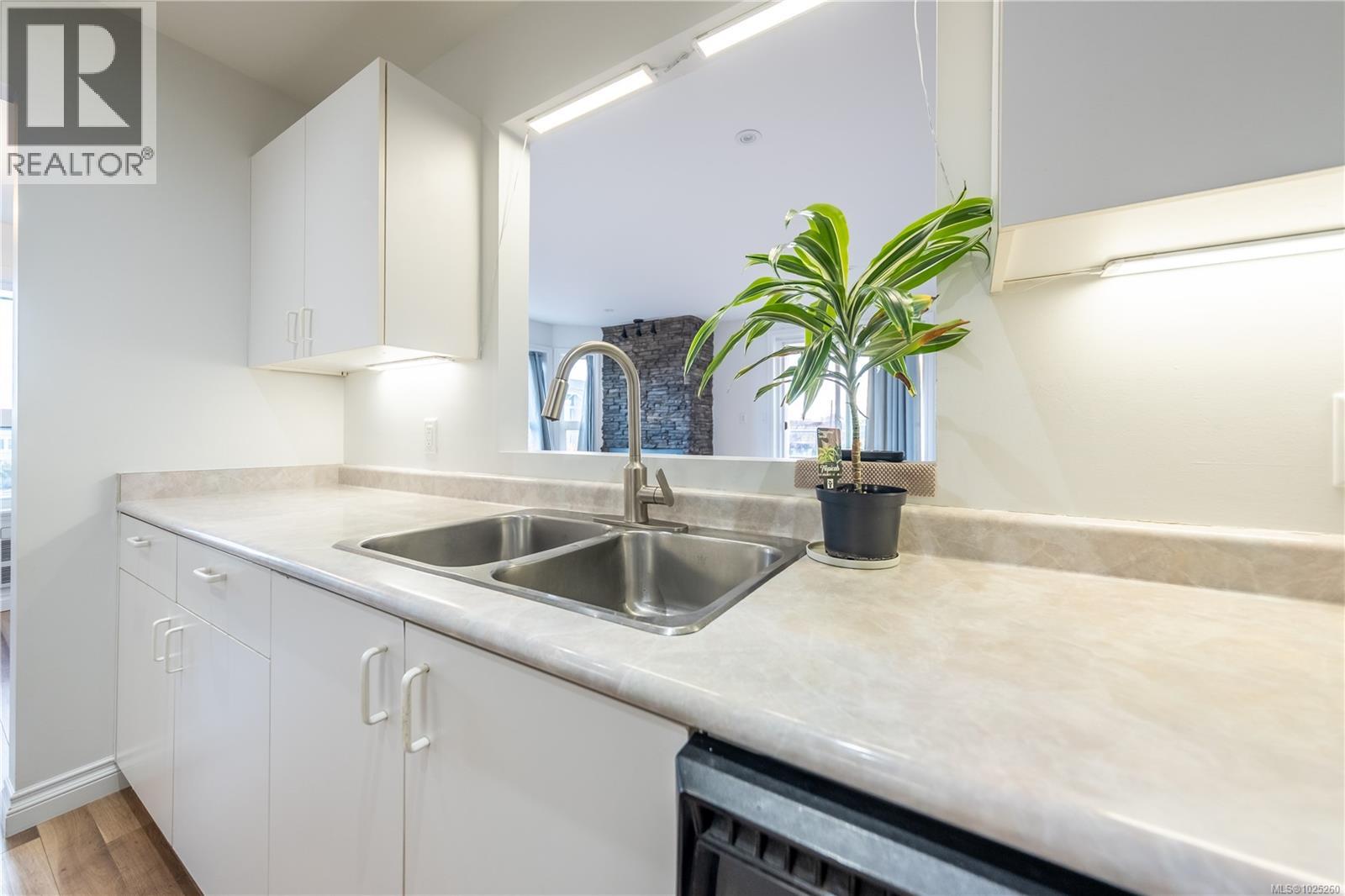 201 327 Prideaux St, Nanaimo, British Columbia  V9R 2N4 - Photo 12 - 1025260