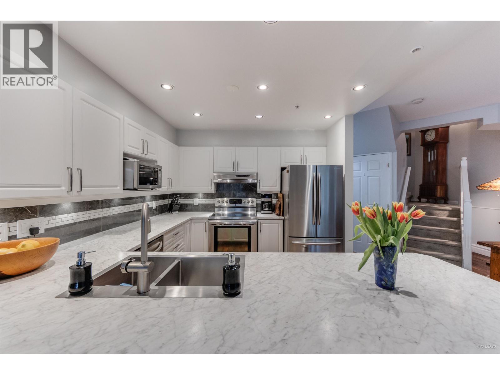 116 3600 Windcrest Drive, North Vancouver, British Columbia  V7G 2S5 - Photo 9 - R3087192