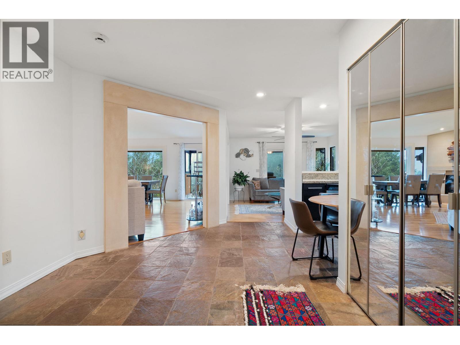 5625 Eagle Court, North Vancouver, British Columbia  V7R 4V5 - Photo 17 - R3087197