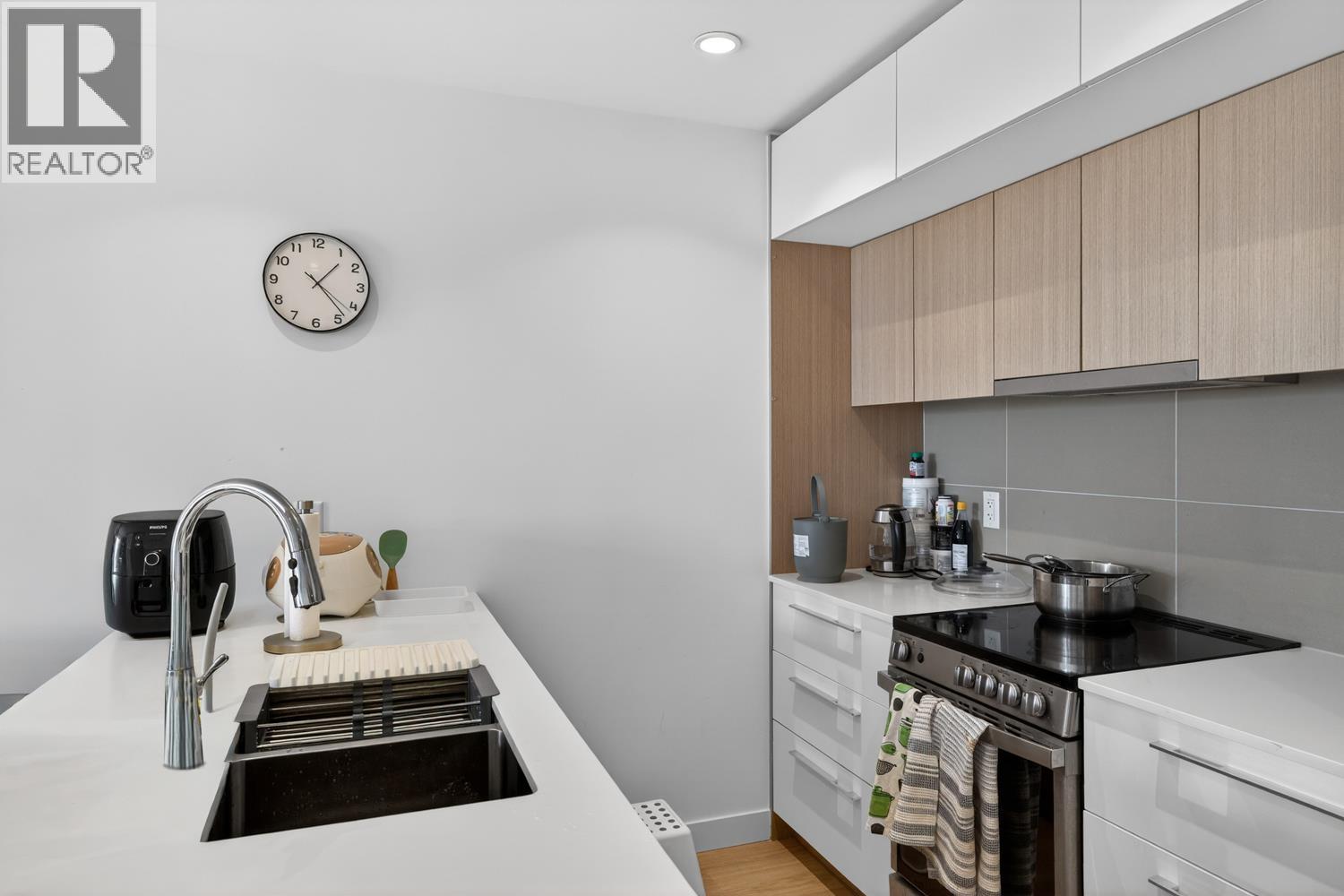 206 9580 Tower Road, Burnaby, British Columbia  V5A 0G5 - Photo 6 - R3087220