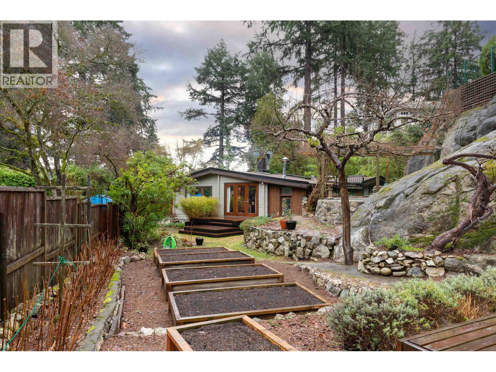5817 Eagle Island, West Vancouver, British Columbia  V7W 1V6 - Photo 27 - R3087198