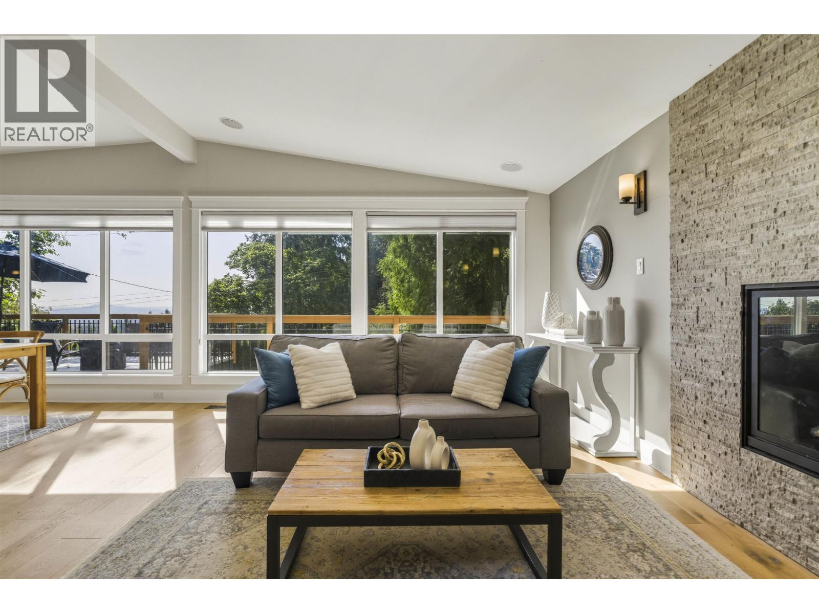 884 Wellington Drive, North Vancouver, British Columbia  V7K 1K7 - Photo 9 - R3087218