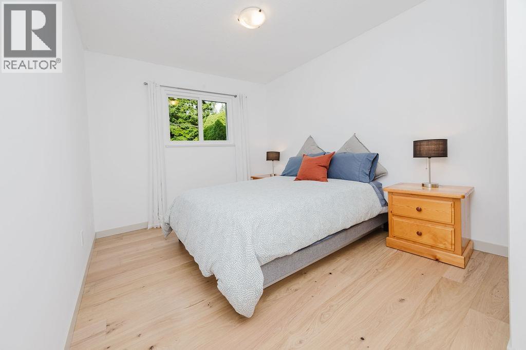 723 Tricklebrook Way, Gibsons, British Columbia  V0N 1V9 - Photo 19 - R3087219