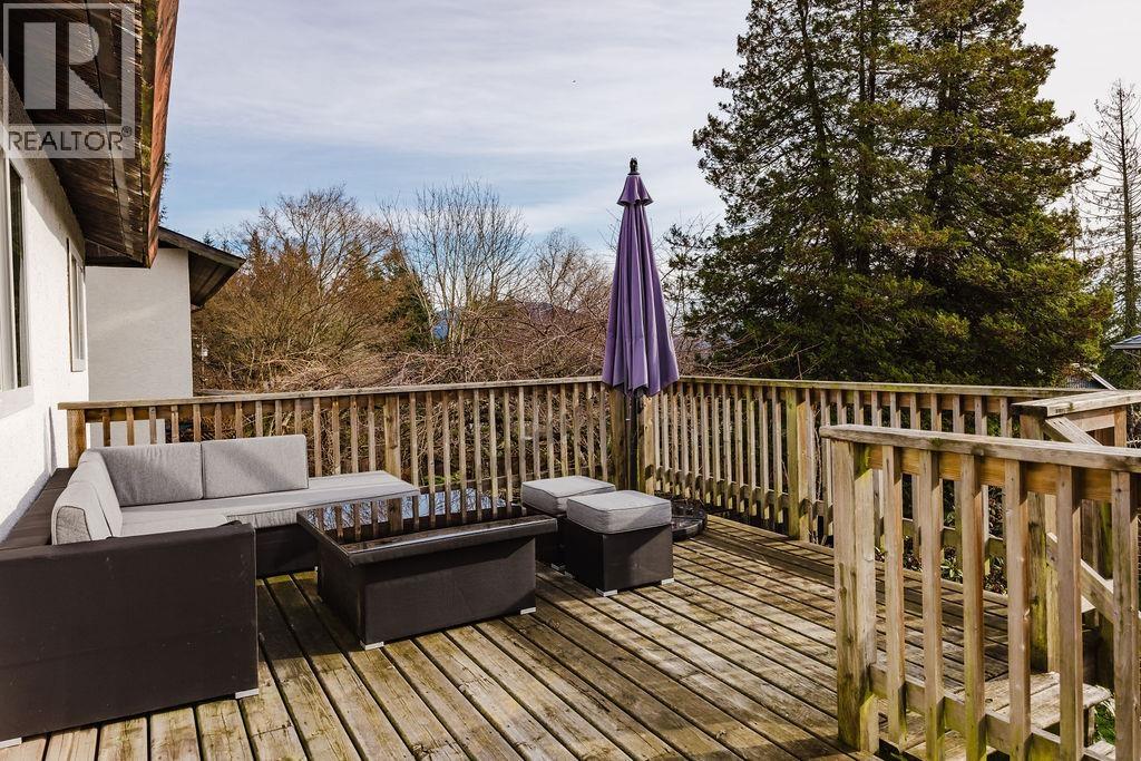 723 Tricklebrook Way, Gibsons, British Columbia  V0N 1V9 - Photo 26 - R3087219