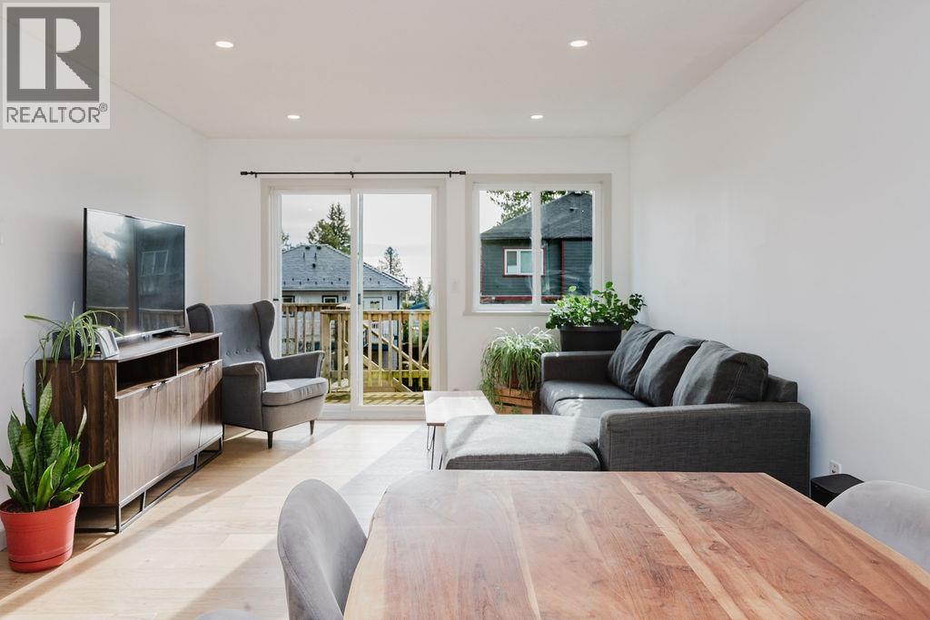 723 Tricklebrook Way, Gibsons, British Columbia  V0N 1V9 - Photo 5 - R3087219