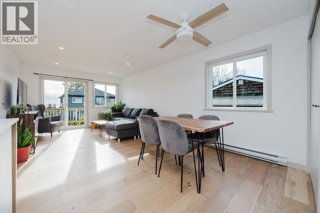 723 Tricklebrook Way, Gibsons, British Columbia  V0N 1V9 - Photo 7 - R3087219