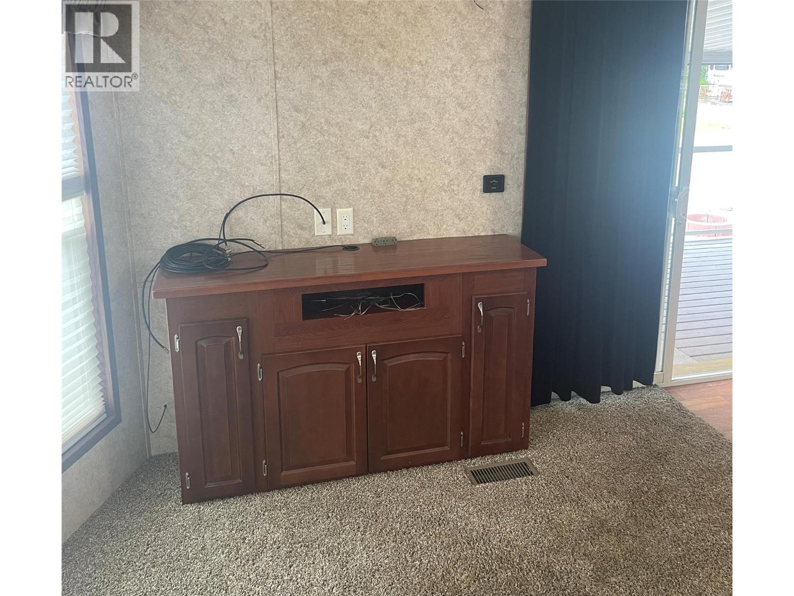 2633 Squilax Anglemont Road Unit# 19, Lee Creek, British Columbia  V0E 1M4 - Photo 11 - 10350932