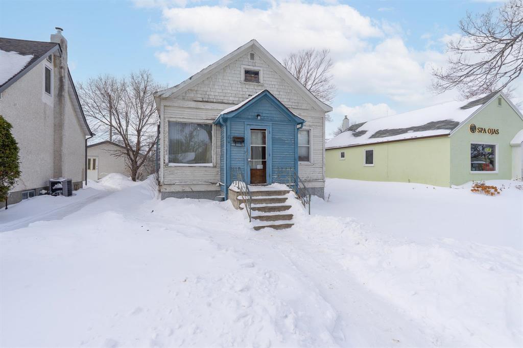 64 St Anne's Road, Winnipeg, Manitoba  R2M 2Y5 - Photo 0 - 202602176