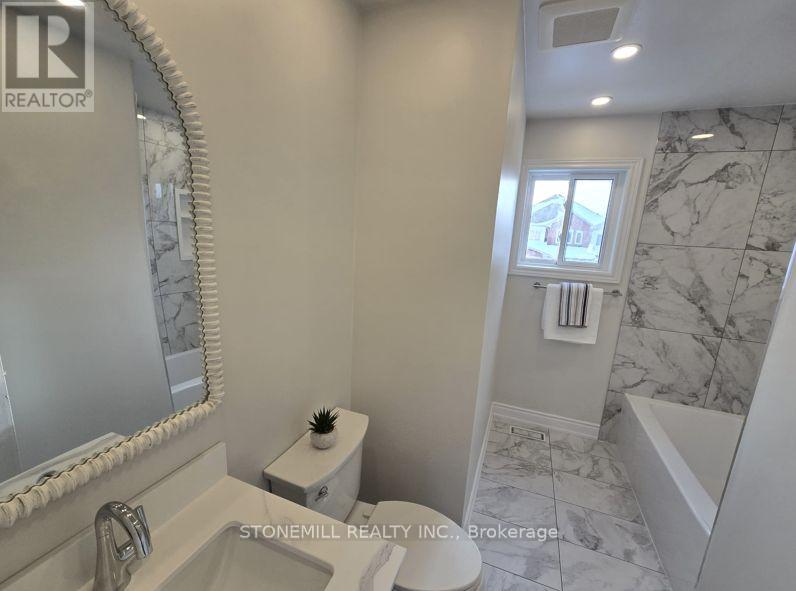 6798 Bansbridge Crescent, Mississauga, Ontario  L5N 6T3 - Photo 14 - W12764202