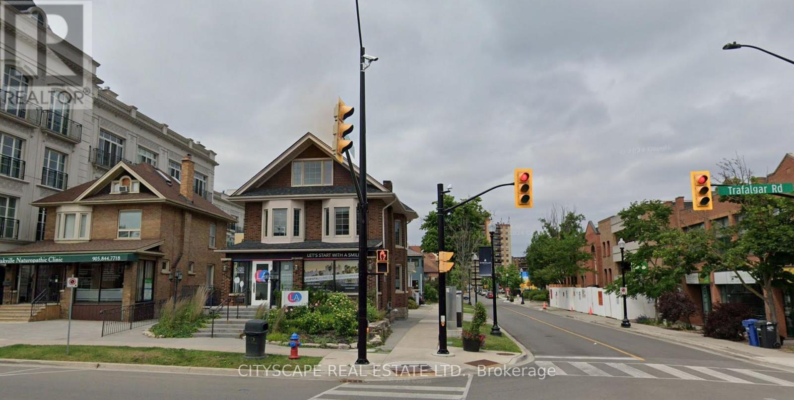 123 Trafalgar Road, Oakville, Ontario  L6J 3G4 - Photo 2 - W12764216