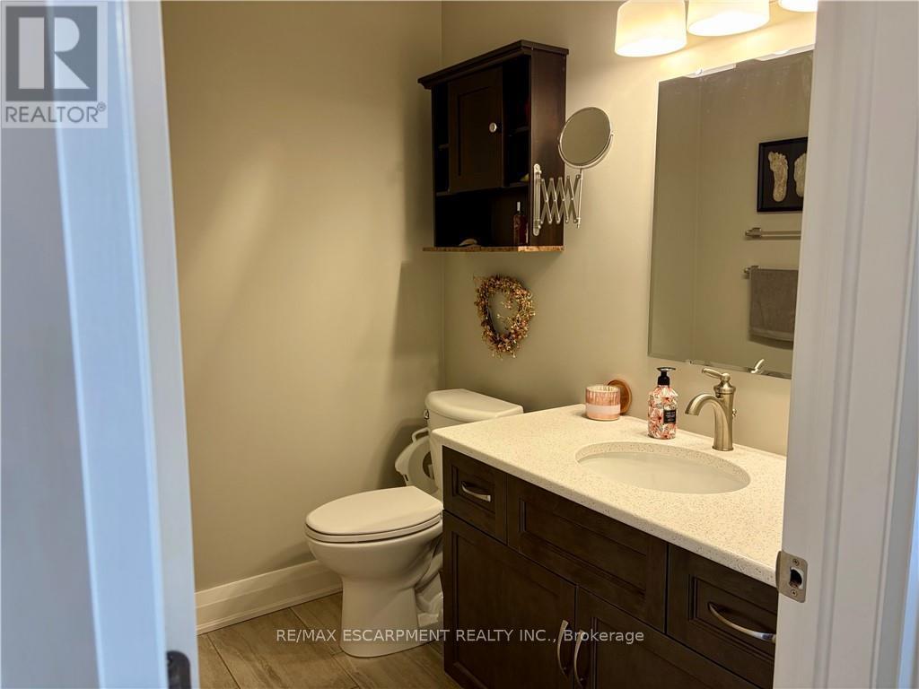 36 Bishop Sherlock Lane, Hamilton, Ontario  L9B 2S5 - Photo 13 - X12764222