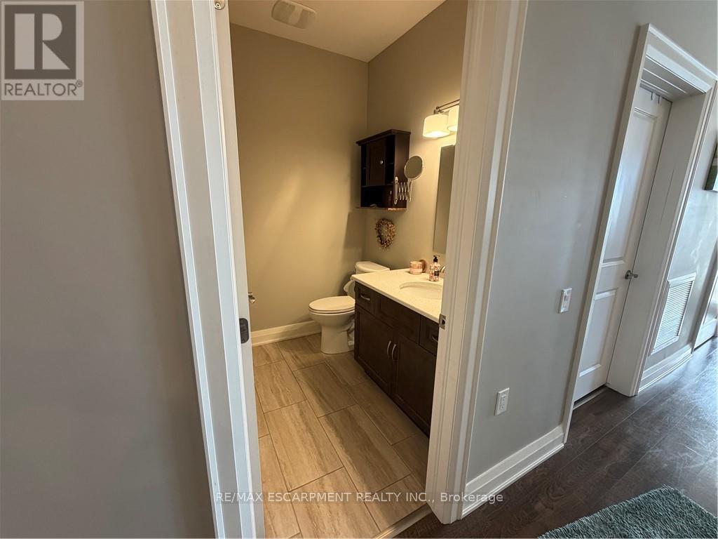 36 Bishop Sherlock Lane, Hamilton, Ontario  L9B 2S5 - Photo 14 - X12764222