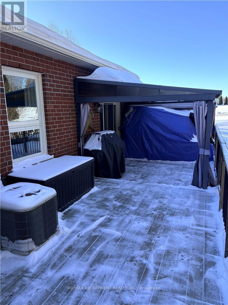 36 Bishop Sherlock Lane, Hamilton, Ontario  L9B 2S5 - Photo 15 - X12764222