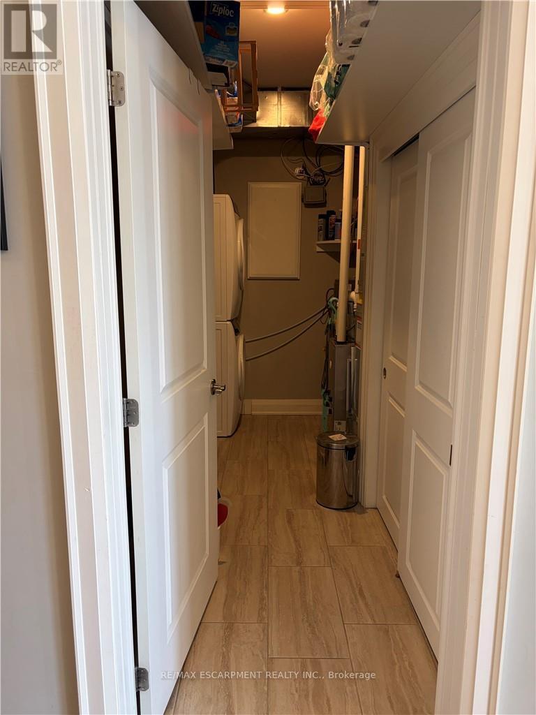 36 Bishop Sherlock Lane, Hamilton, Ontario  L9B 2S5 - Photo 18 - X12764222