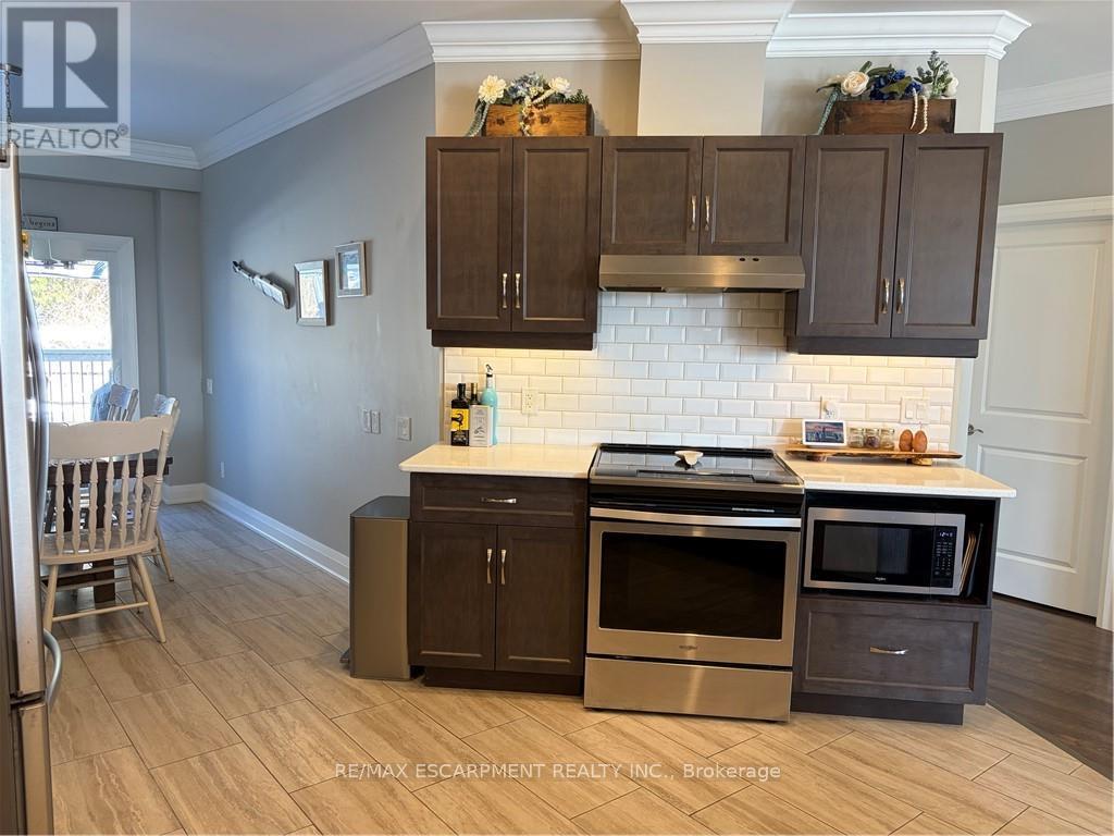 36 Bishop Sherlock Lane, Hamilton, Ontario  L9B 2S5 - Photo 7 - X12764222