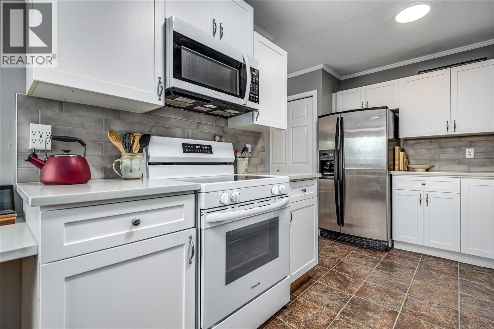 A 260 Panorama Pl, Courtenay, British Columbia  V9N 5S4 - Photo 9 - 1025205