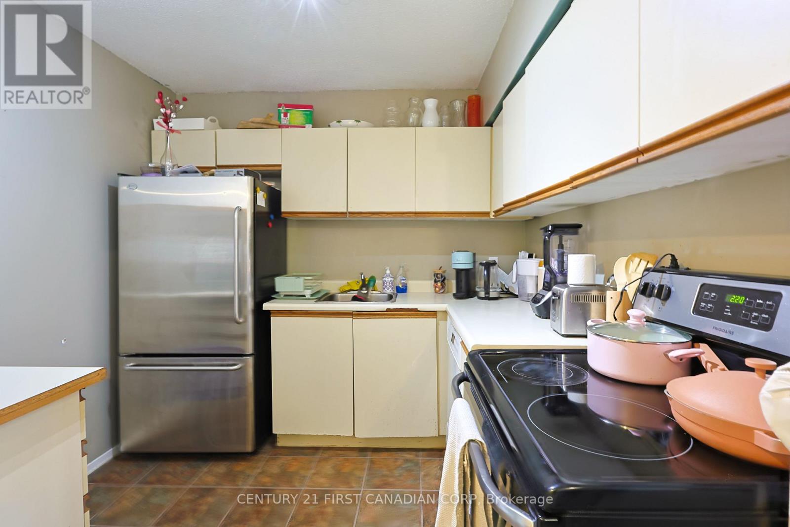 215 - 15 Jacksway Crescent, London North, Ontario  N5X 3T8 - Photo 15 - X12764292