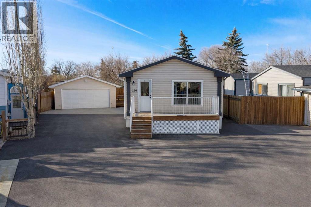 220 Big Hill Place SE, Airdrie, Alberta
