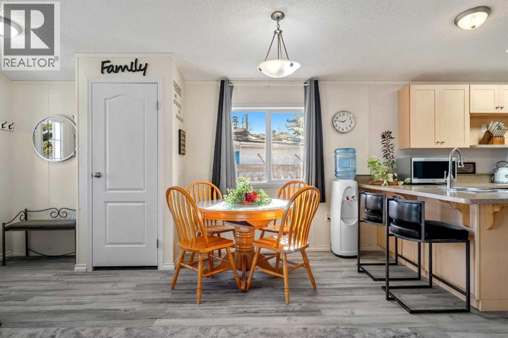 220 Big Hill Place Se, Airdrie, Alberta  T4A 1R6 - Photo 4 - A2281061